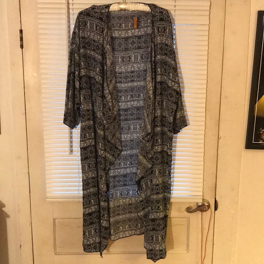 LuLaRoe, Shirley, black and white print. Size L